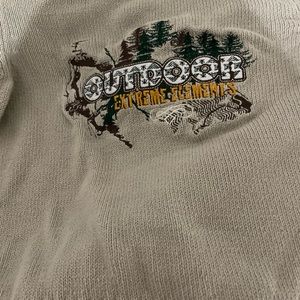 Sweater no stains no rips nothing along those lines